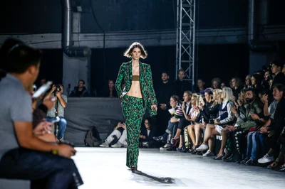 Look 17